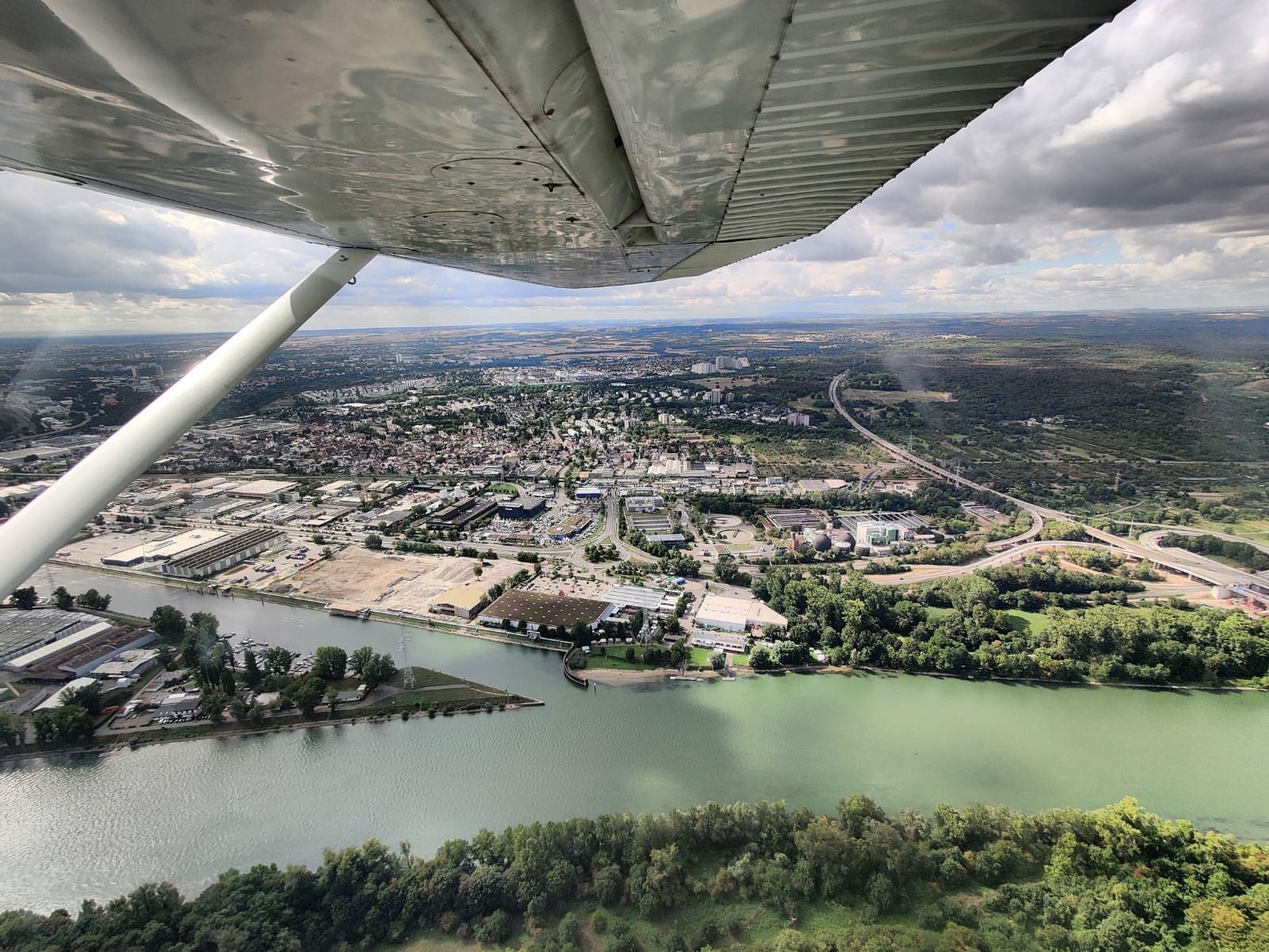 C172 über Deutsches Eck